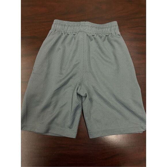 New Balance Gray Boys Athletic Shorts with Pockets Size Small (8) - Picture 4 of 6
